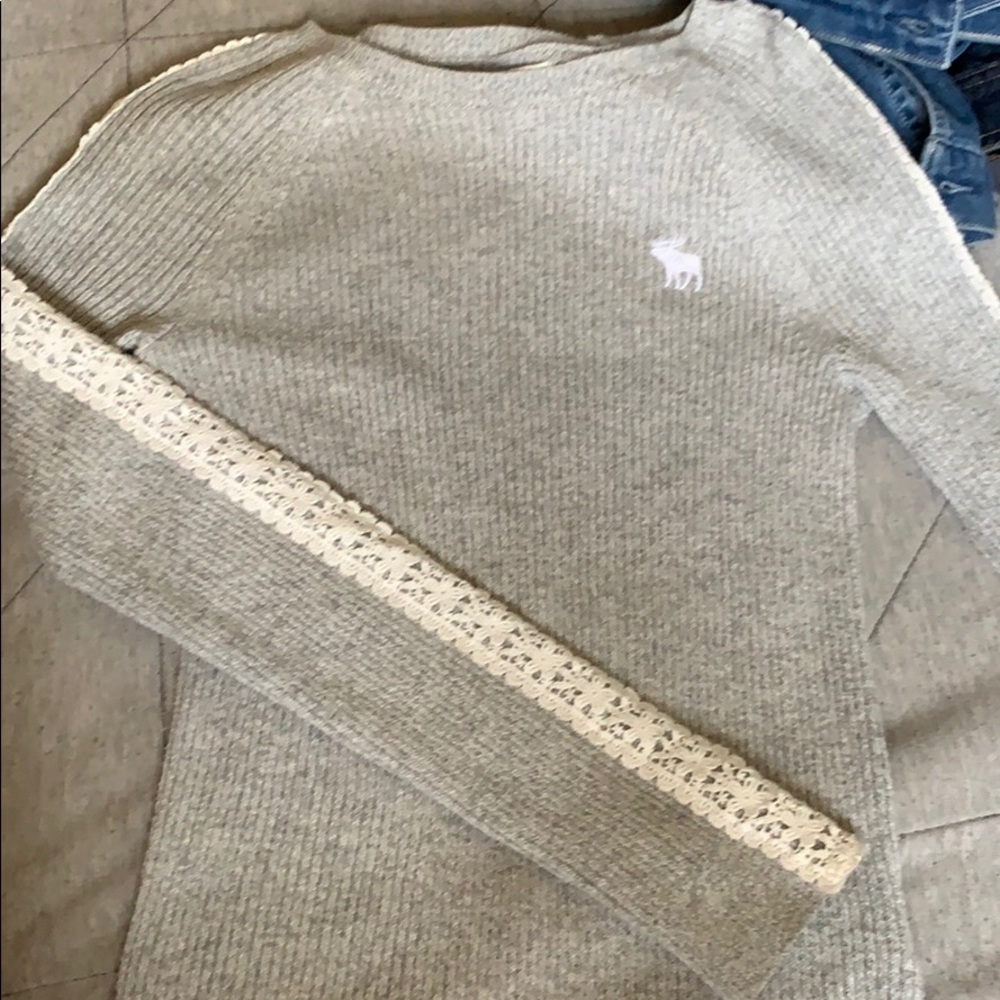 Light grey sweater